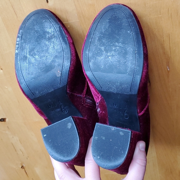 Velvety dark red heeled boots - Picture 3 of 4